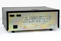 Wzmacniacz mocy KF ACOM 1010 Widok panela tylnego i złącz umieszczonych na nim - szczególenie wyróżniają dwa gniazda antenowe